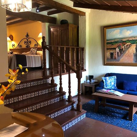 Villa San Jose Hotel & Suites Морелия Екстериор снимка