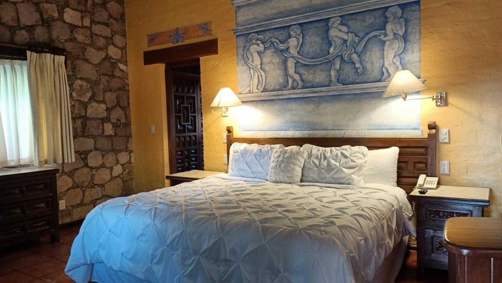 Villa San Jose Hotel & Suites Морелия Екстериор снимка