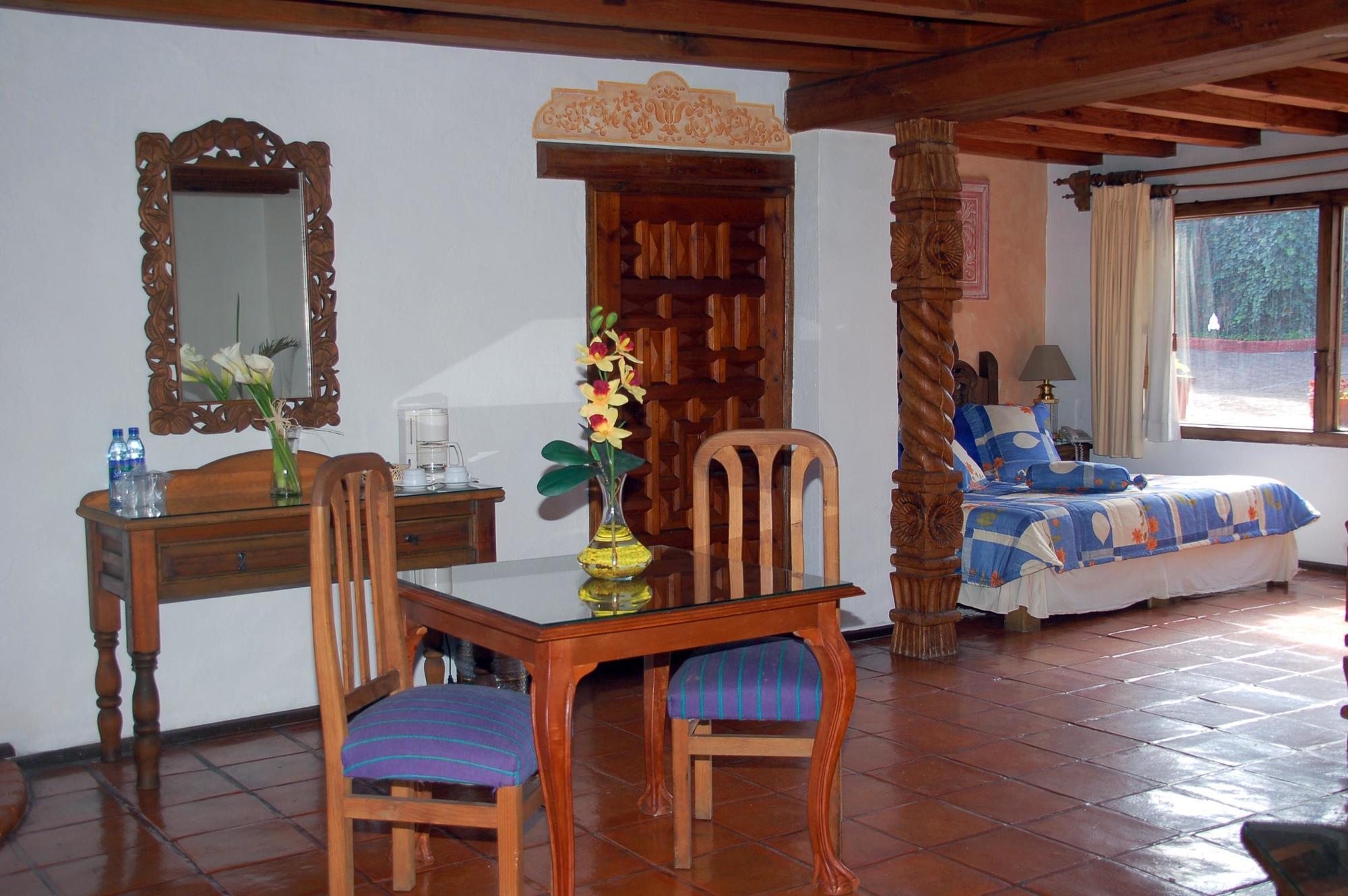 Villa San Jose Hotel & Suites Морелия Екстериор снимка